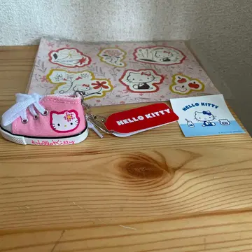 HELLO KITTY 스니커즈형 키링