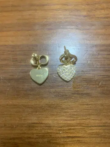 골드톤 하트 귀걸이
