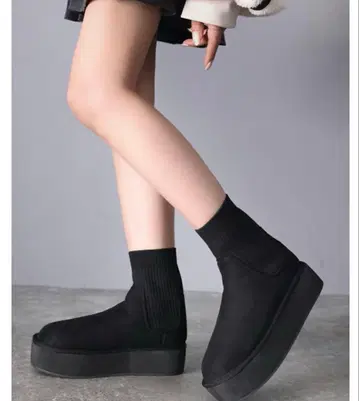 새상품 미사용 통굽 삭스 어그 부츠 JV1129014