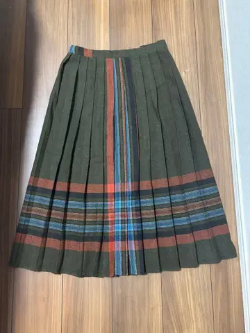 ILGWU 올리브 그린 플리츠 스커트