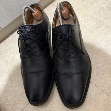 스코치 그레인 스트레이트 팁 슈트리 포함