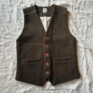 울 다크 그린 베스트