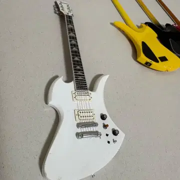 hide x FERNANDES MG-X 스노우 화이트