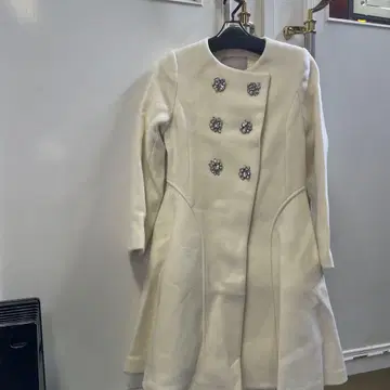 아이보리 비쥬 롱 코트