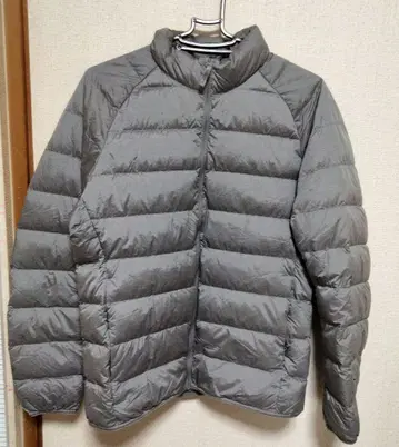 유니클로 울트라 라이트 다운 자켓 그레이 M 사이즈