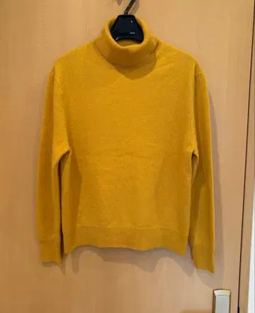 유니클로 터틀넥 캐시미어 100% 스웨터 L