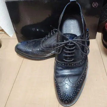 고스타르지후가 네이비 윙팁 가죽 신발