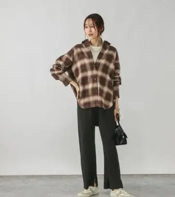 이번 시즌 미사용 글로벌 워크 체크 플란넬 셔츠 프리 브라운