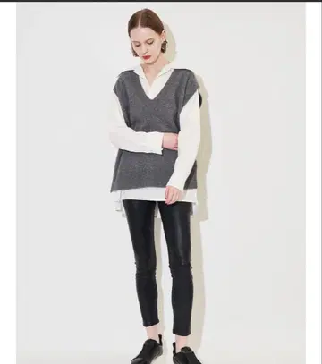 ELENDEEK 미사용 새상품 택 포함 가죽풍 스키니 팬츠 블랙