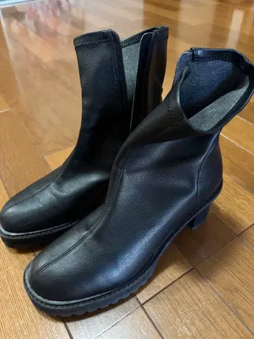 LE TALON 6cm 트랙 밑창 숏부츠 M 사이즈