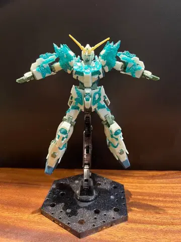 HG 유니콘 건담 빛의 결정체
