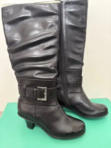 Clarks 블랙 롱 부츠