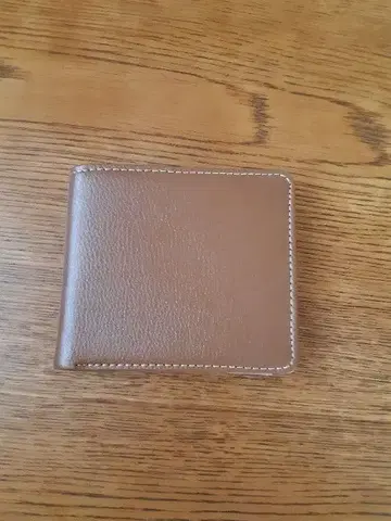 브라운 가죽 접이식 지갑