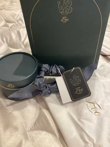 새상품 Foo Tokyo 실크 헤어 스크런치 차콜 그레이 기프트