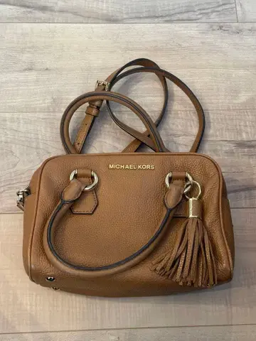 최종 가격 인하 MICHAEL KORS 브라운 숄더백 태슬 포함