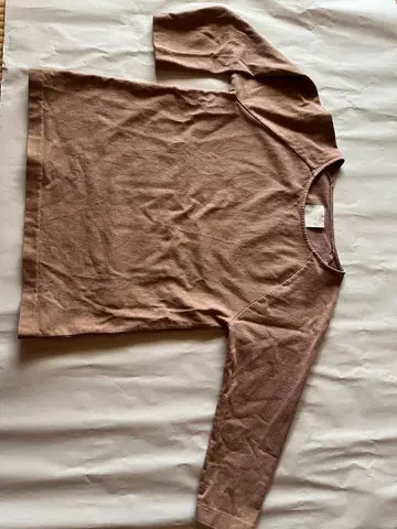 굳이 빵집 티셔츠 긴팔 티셔츠 M 사이즈