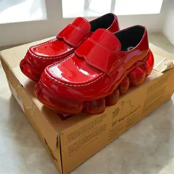 그라운즈 빨간색 로퍼 에나멜 25.5