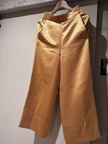 골드 와이드 팬츠
