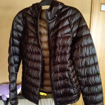 유니클로 후드 부착 다크 브라운 다운 자켓 M