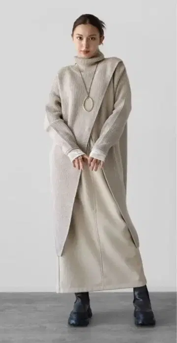 라디에이트 RADIATE 롱 니트 원피스 베이지 터틀넥