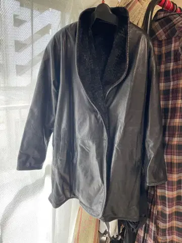 블랙 가죽 롱 코트 안감 퍼 이탈리아제 양면 가능