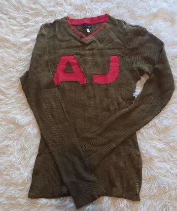 Armani Jeans L 사이즈 V넥 티셔츠