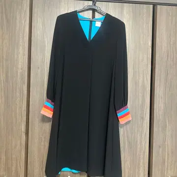 폴스미스 V넥 A라인 원피스