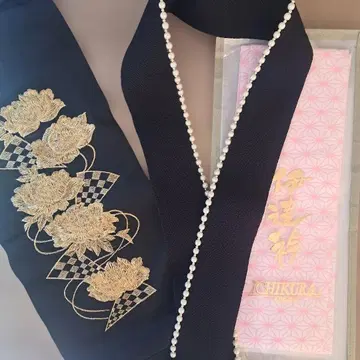 레이어드 카라 블랙 베이스 금 자수 꽃무늬