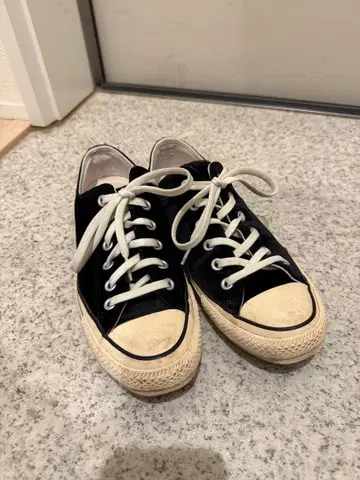 컨버스 척 테일러 스니커즈