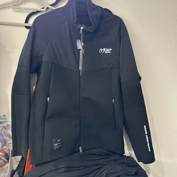 MASTER BUNNY EDITION 사이즈 6 자켓 블랙