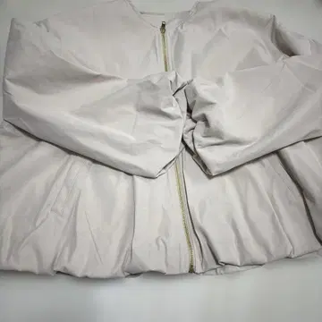 새상품급 크림색 집업 자켓