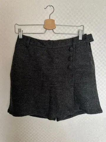 다크 그레이 숏팬츠 울 혼방