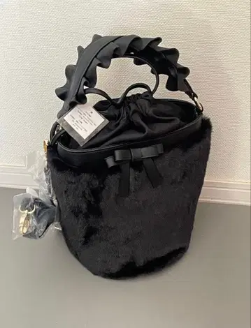 앤드러브 &love 블랙 퍼 숄더백