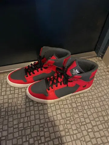 레드/그레이 하이컷 스니커즈