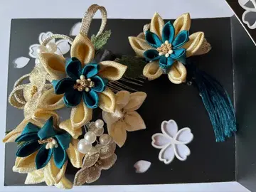 파랑과 금의 꽃 장식 머리 장식