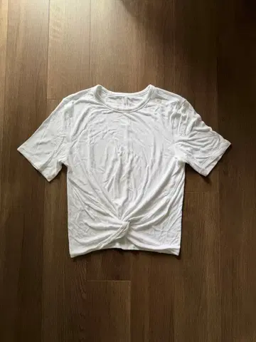 Lululemon 화이트 T셔츠 숏슬리브