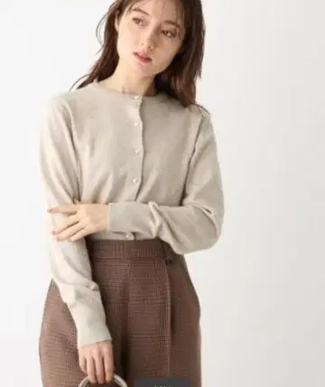 택 포함 새상품 index (인덱스) 비쥬 버튼 크루넥 가디건