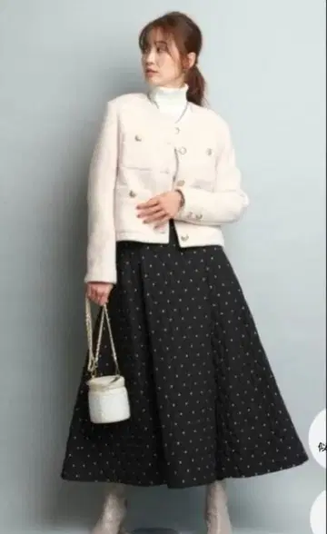 [택 포함] 퀼팅 스커트 (도트/블랙)