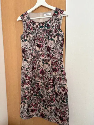 MISS J 플라워 프린트 슬리브리스 원피스