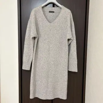 어반 리서치 V넥 니트 원피스