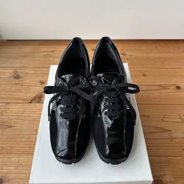 SALON DE GRES 사롱 드 그레이 빈티지