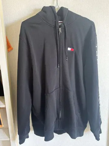 TOMMY HILFIGER 블랙 후드티