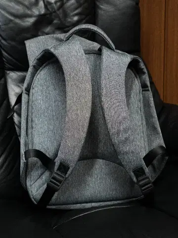 그레이 심플 백팩
