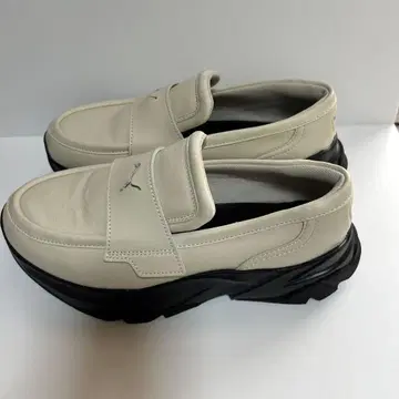 PUMA 우먼 로퍼 크림 통굽