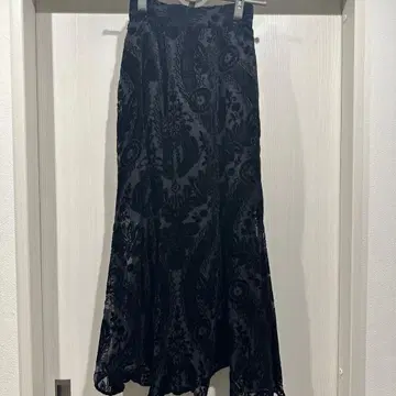 [ HARE ] 블랙 꽃무늬 벨벳 롱 머메이드 스커트