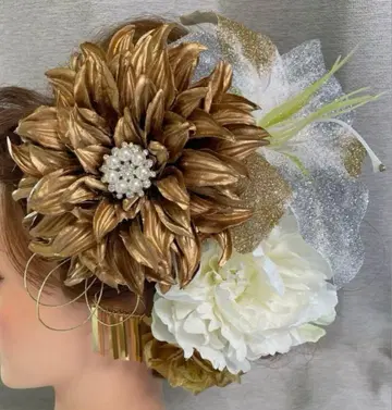 성인식 머리 장식 일본 의류 골드 화이트 후리소데 기모노