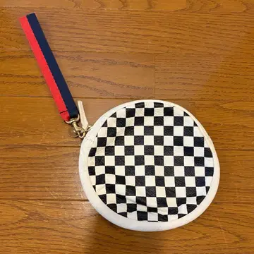 Clare V 체커 패턴 원형 파우치