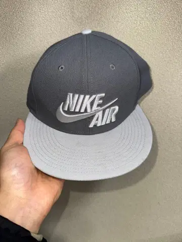 나이키 에어 그레이 스냅백 캡