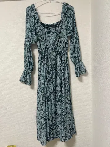 꽃무늬 긴팔 맥시 원피스