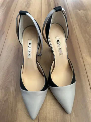 DIANA 스틸레토 하이힐